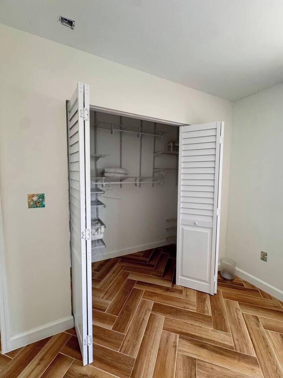 2d40f973-be28-4090-a3a1-d87af63e565a