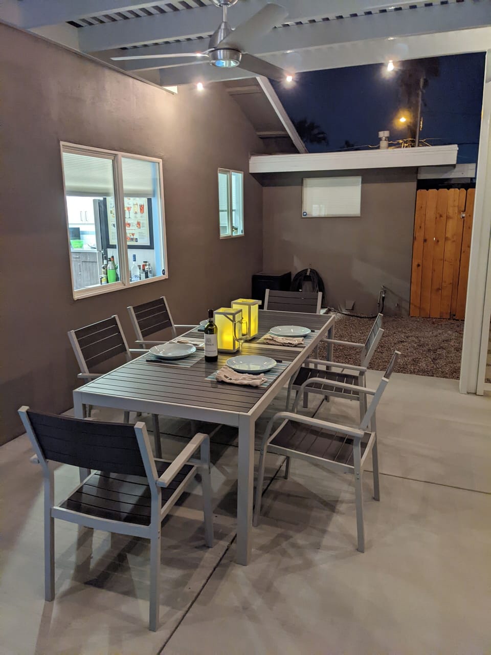 Outdoor dining