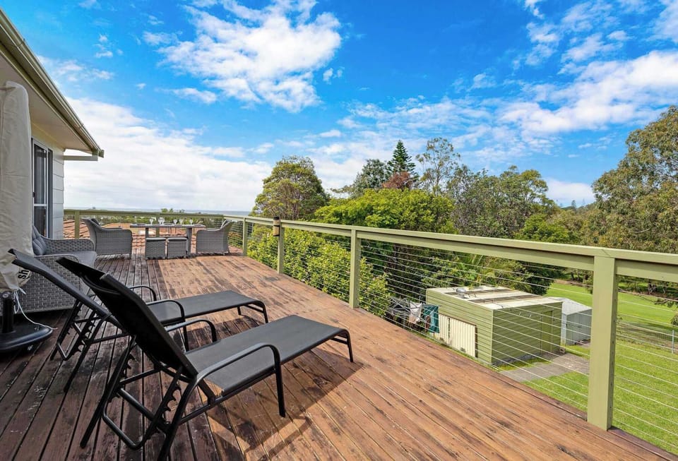 Upper level rear balcony