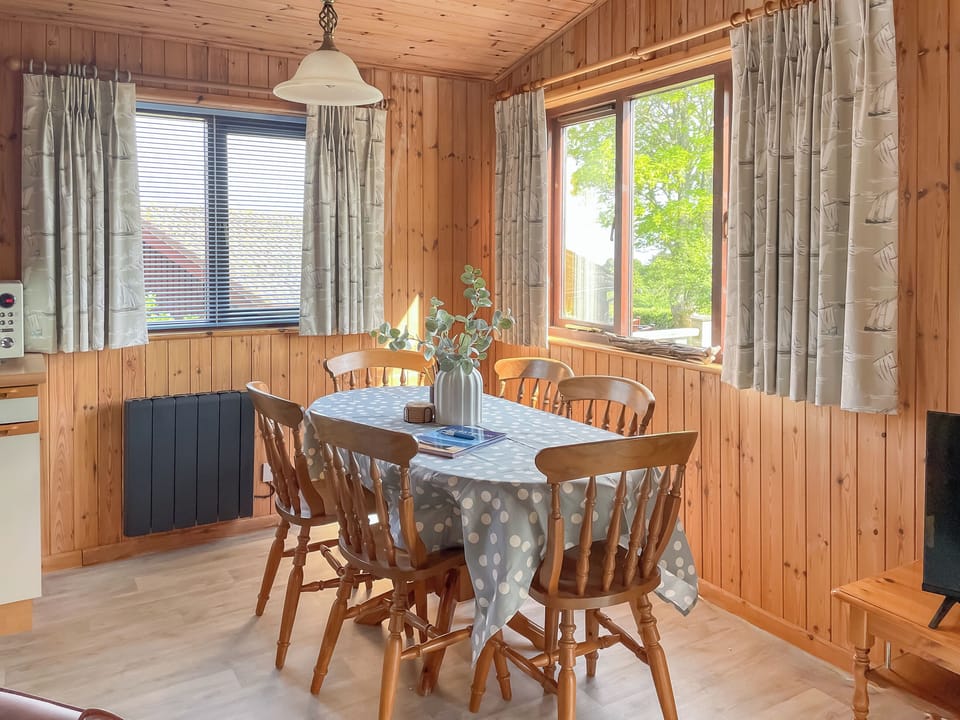 Open plan living space | The Hut Hotel, Portscatho