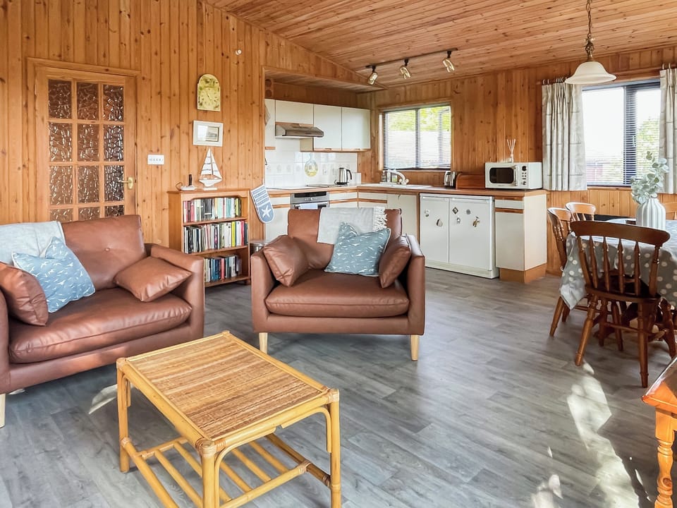 Open plan living space | The Hut Hotel, Portscatho