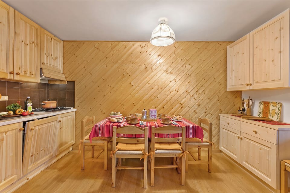 Kitchen and dining area