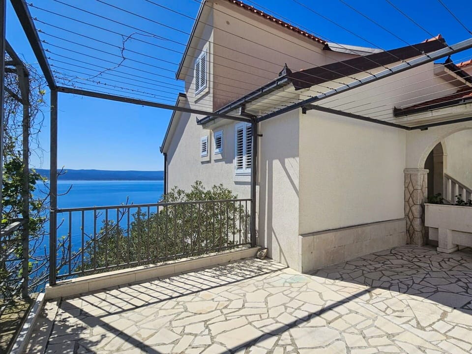 Balcony, Handrail, Shade, Fence, Porch, Stairs, Baluster, Villa, Home Fencing, Deck
