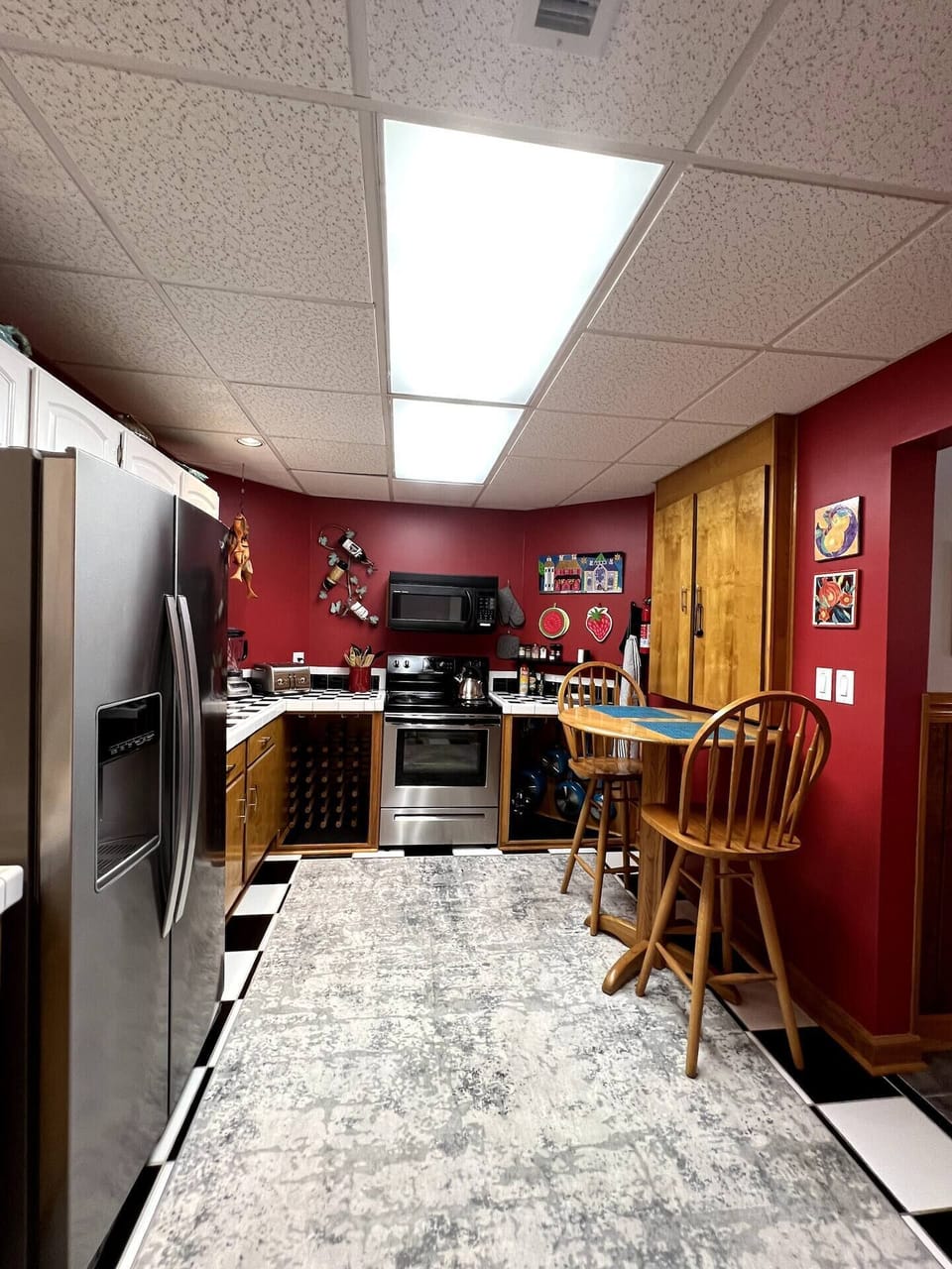 Full kitchen