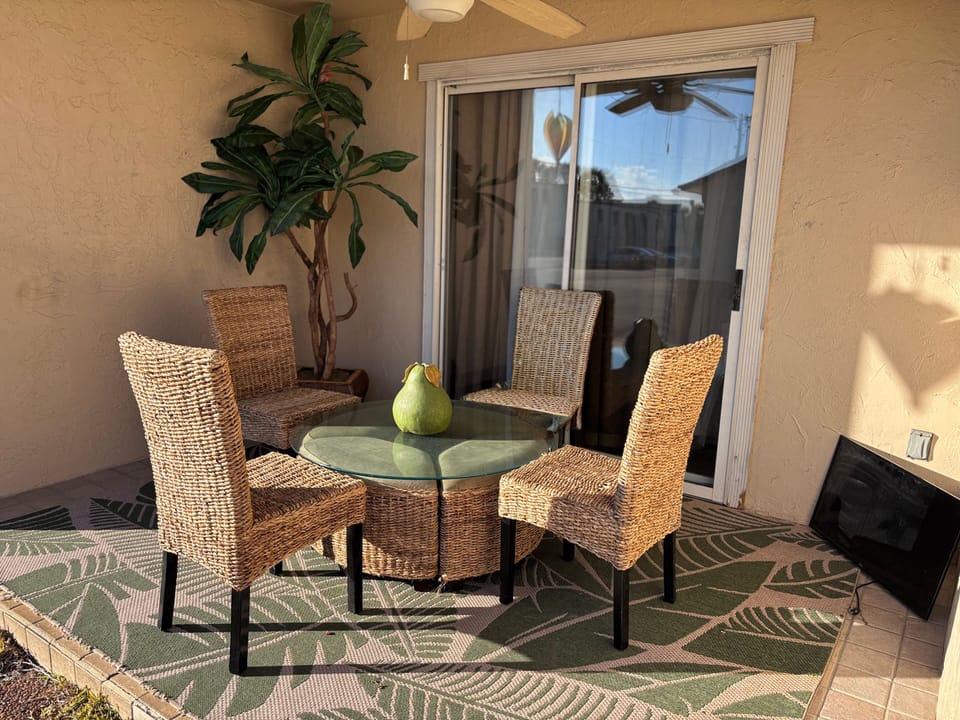 Outdoor dining