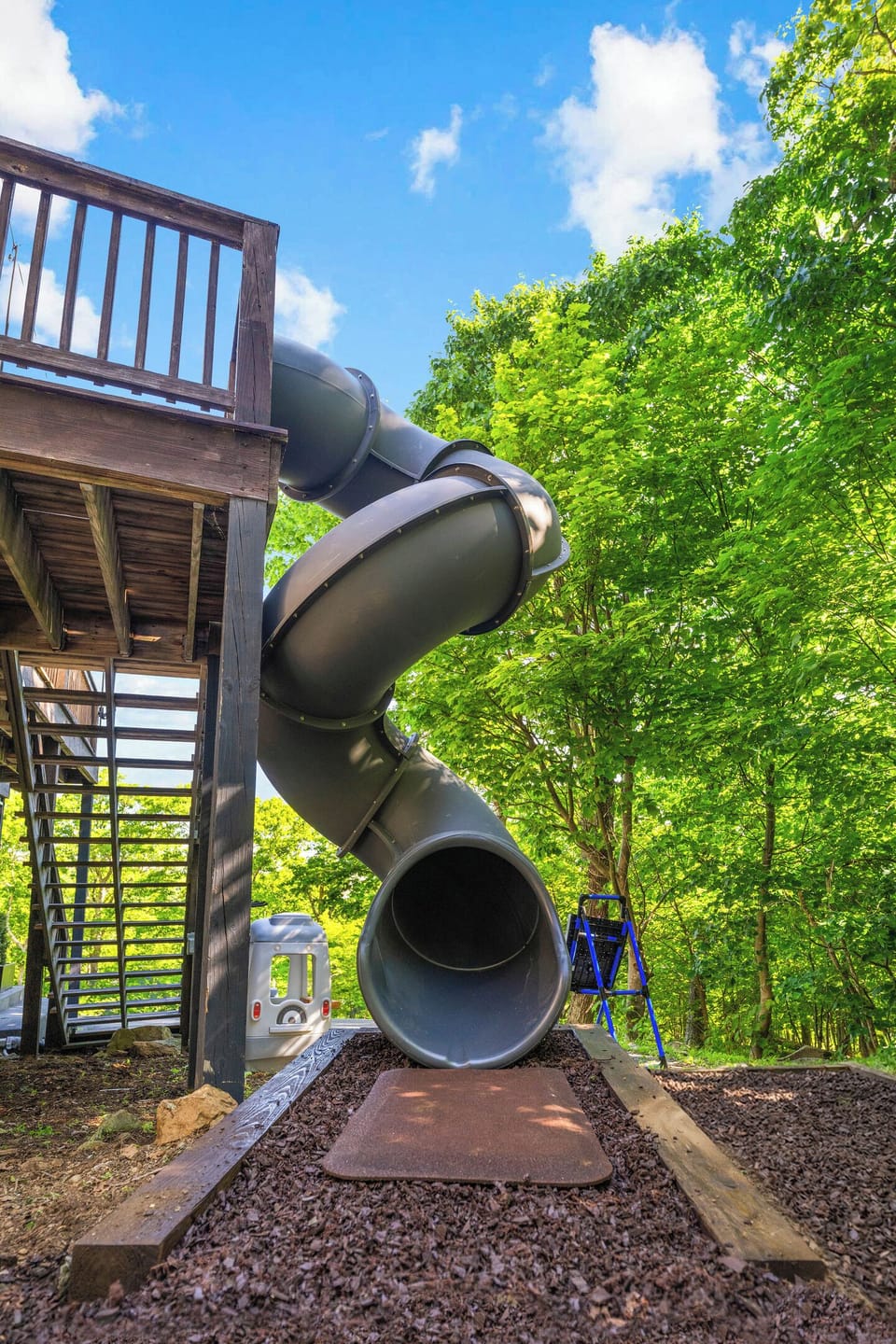 For younger ones, this slide is pure magic — the kind of feature they’ll race back to again and again, laughing all the way down and talking about long after the trip is over.