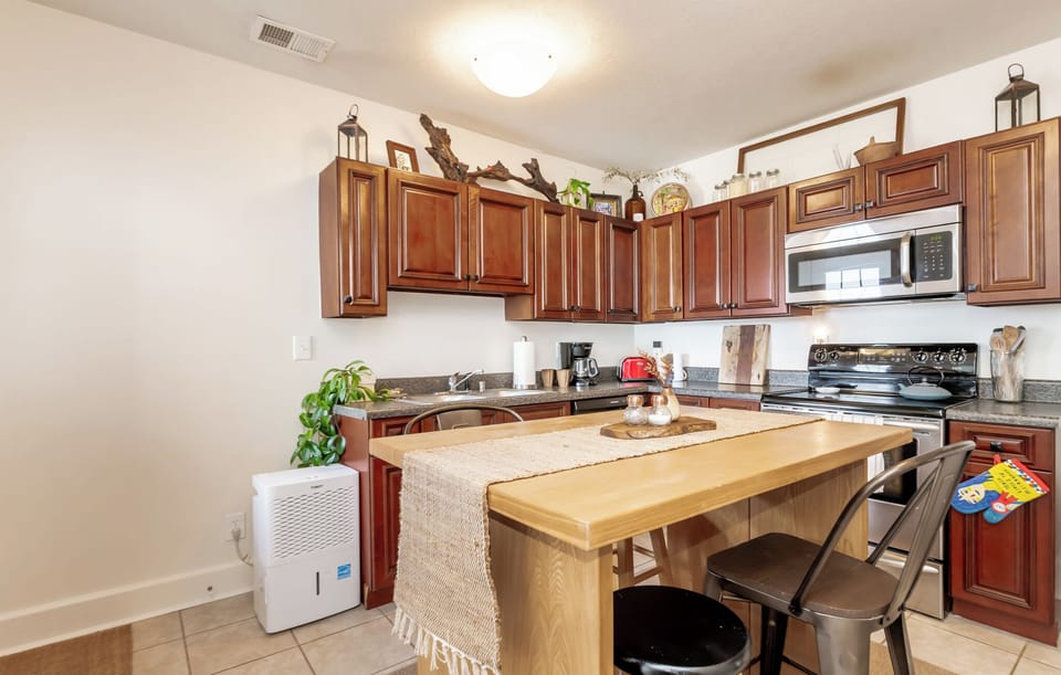 Prepare delicious meals in the fully equipped kitchen.