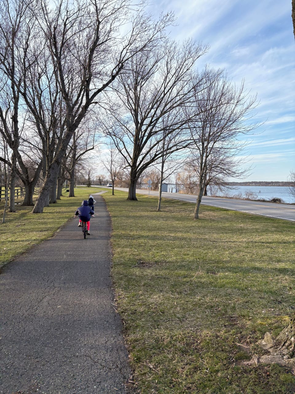 Walking trail along the Niagara River