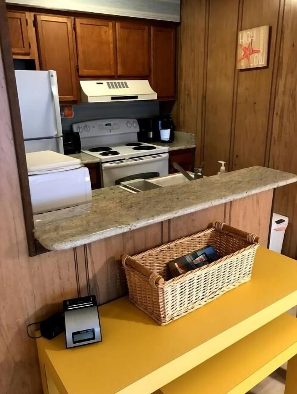 full size appliances, with dishwasher, many beach size units do not have dishwas