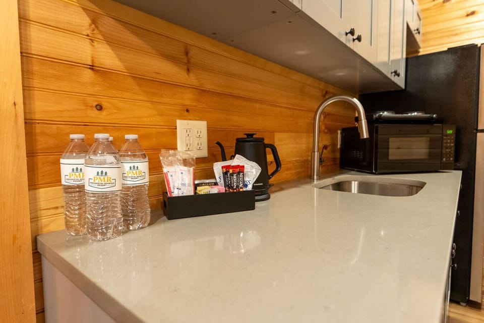 Kettle & Assortment of Hot Drinks