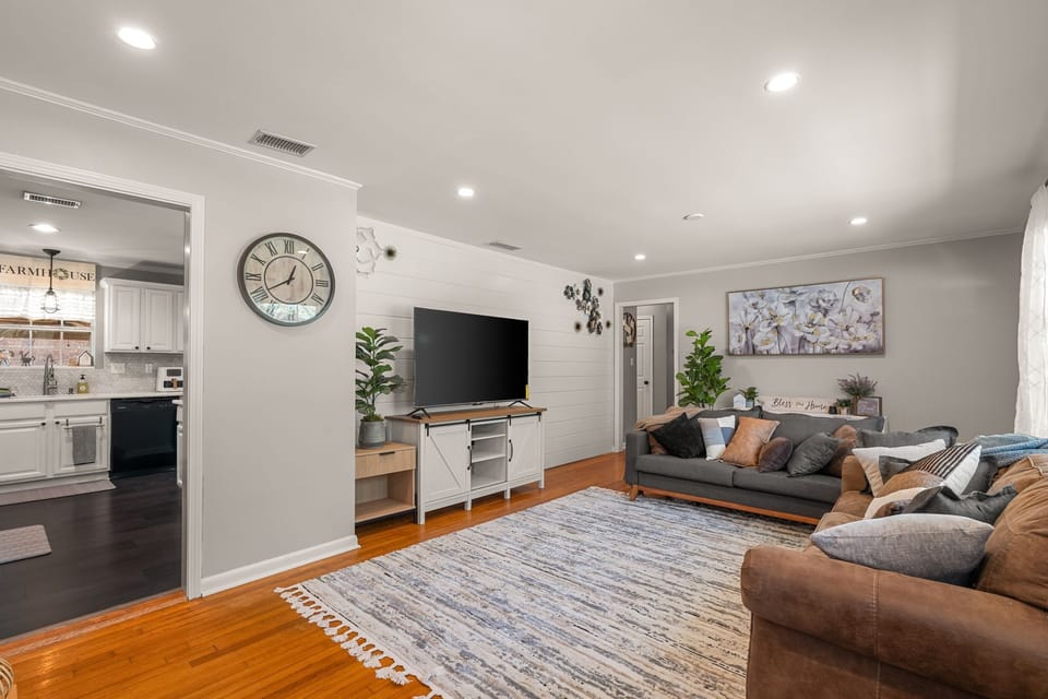 Living room, 55" 4K Roku TV