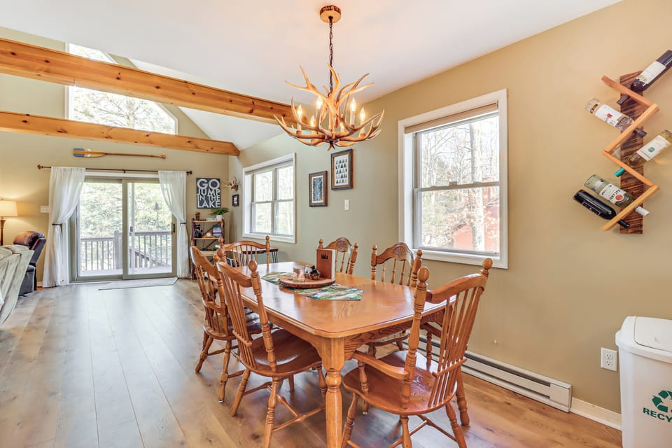 Dining Area | Main Level