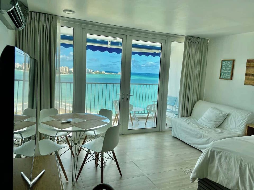 180 degrees Blue View of the ocean