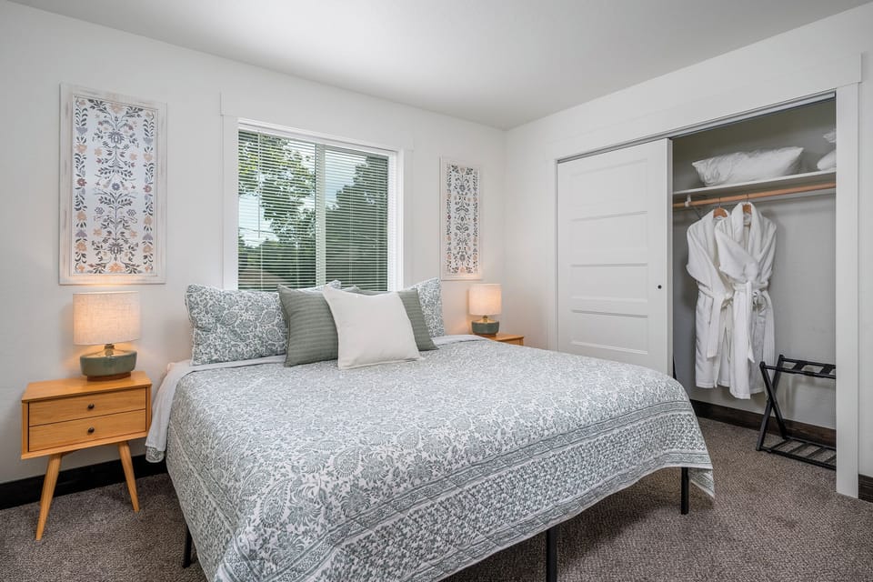 Main Bedroom, King Bed