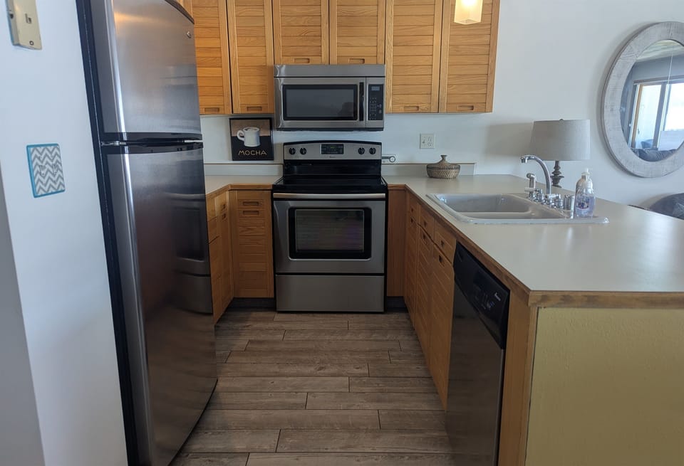 Full kitchen