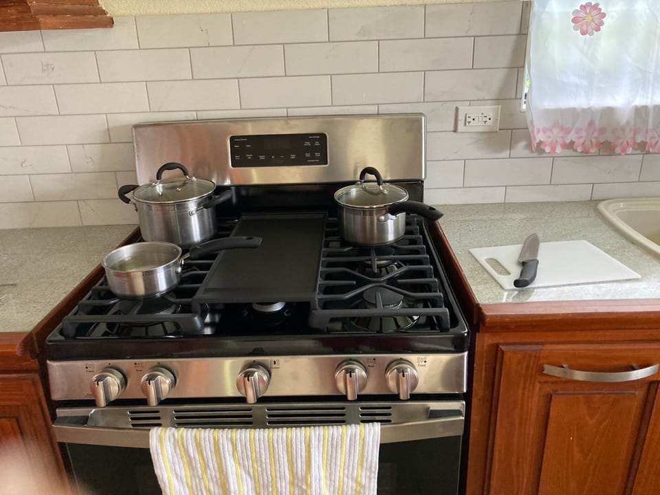 5 burner gas stove with Oven