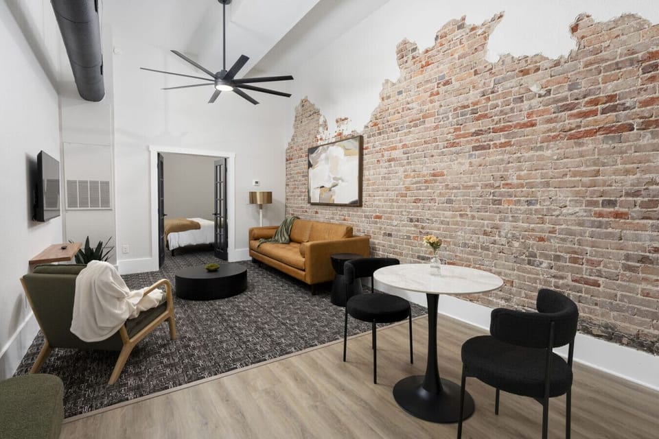 All-new renovated & comfortable family room