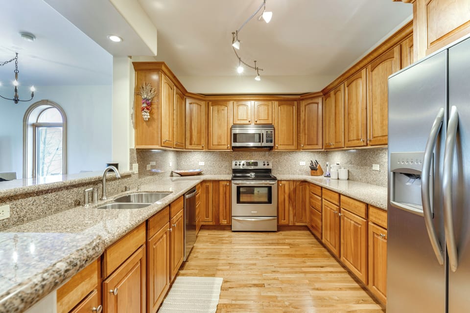 Kitchen | Cooking Basics | Dishwasher | Single-Story Condo