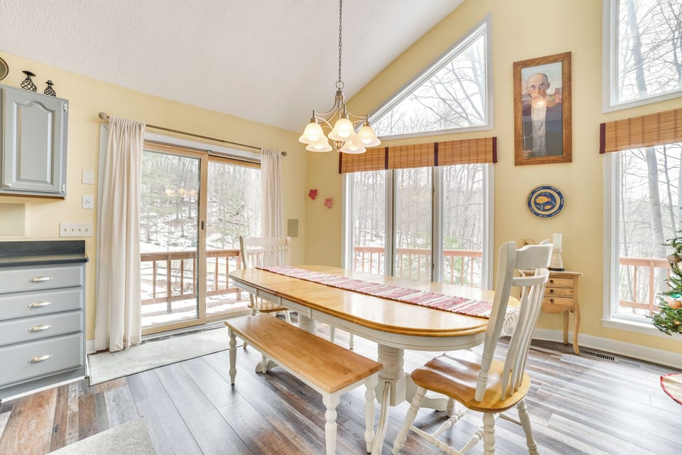 Dining Area | Dishware/Flatware | 1st Floor
