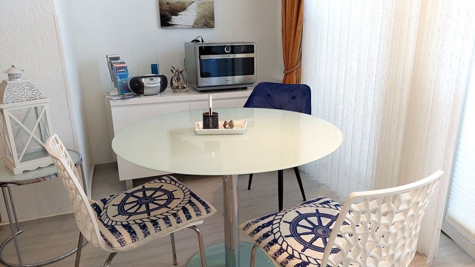 Residence Seeblick, Whg. 6 - Close to the beach Apartment in Sellin