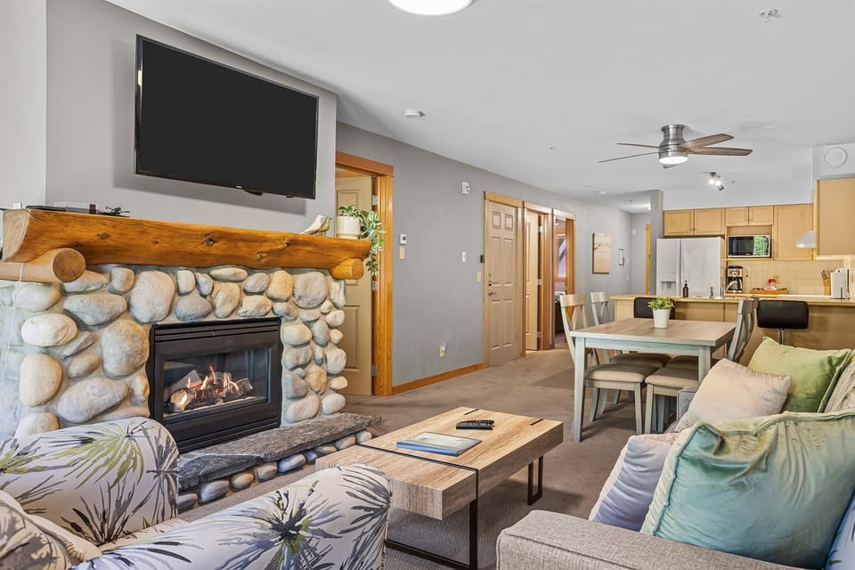 Living Room with fireplace