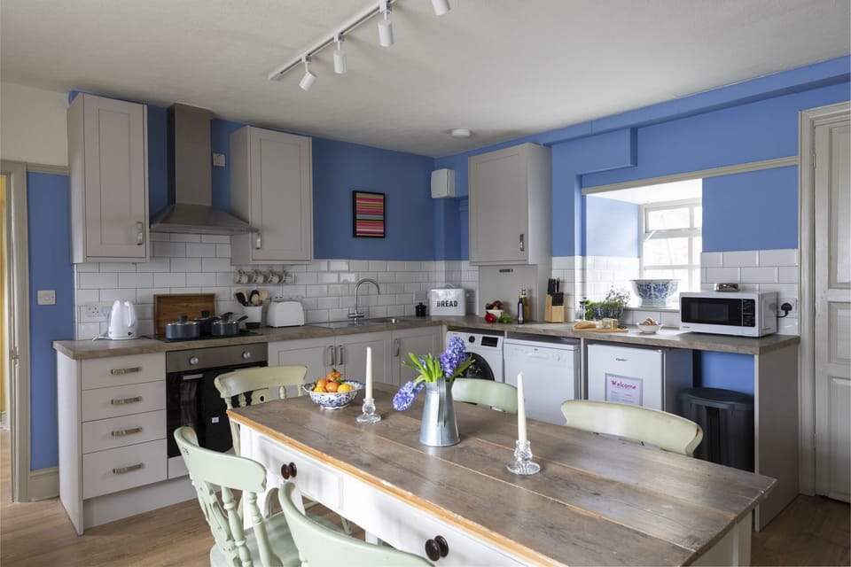 Churchill Cottage - the kitchen and dining area