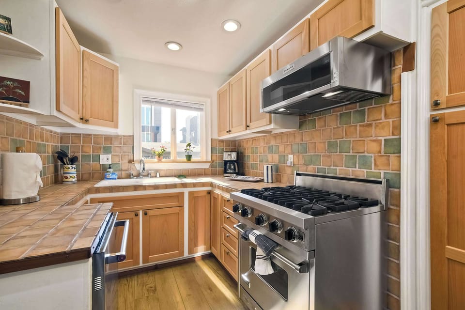 Fully equipped kitchen