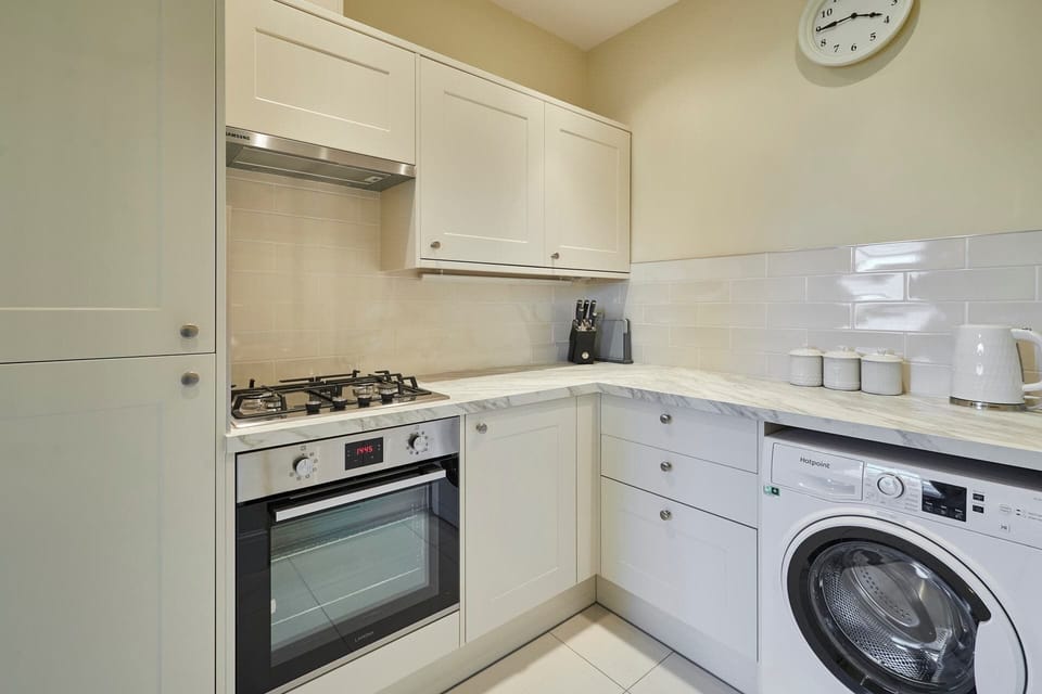 3 Metropole Towers, Whitby - Host & Stay