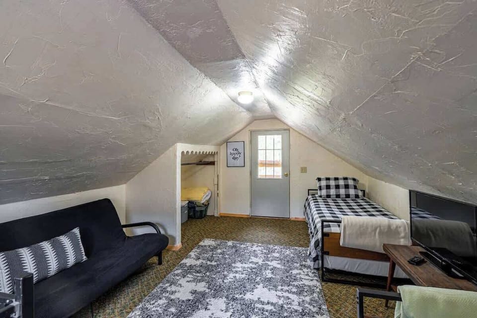 Upstairs Loft.