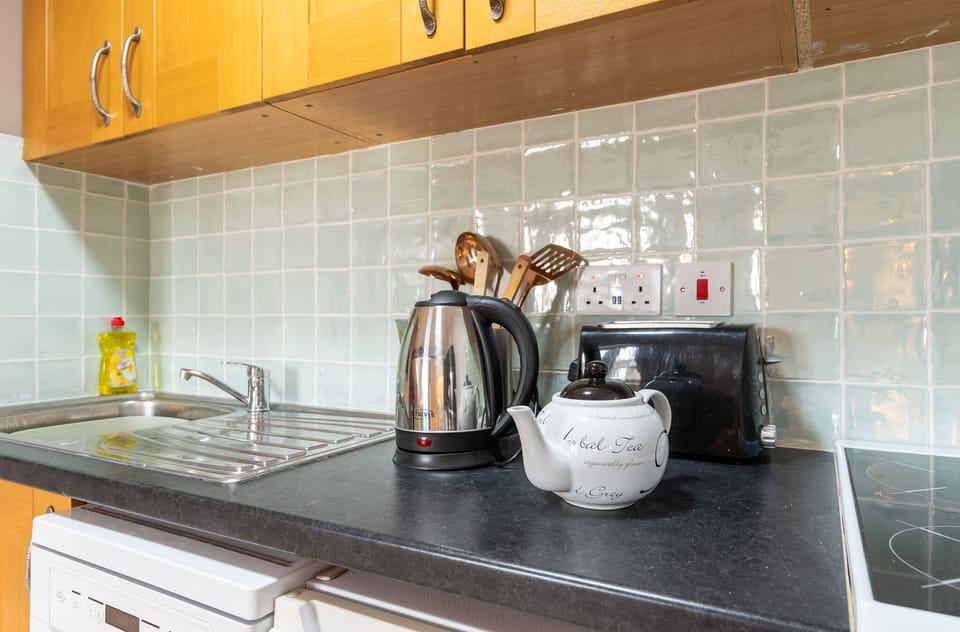 Kitchen area in apartment 5, Mountain Ash