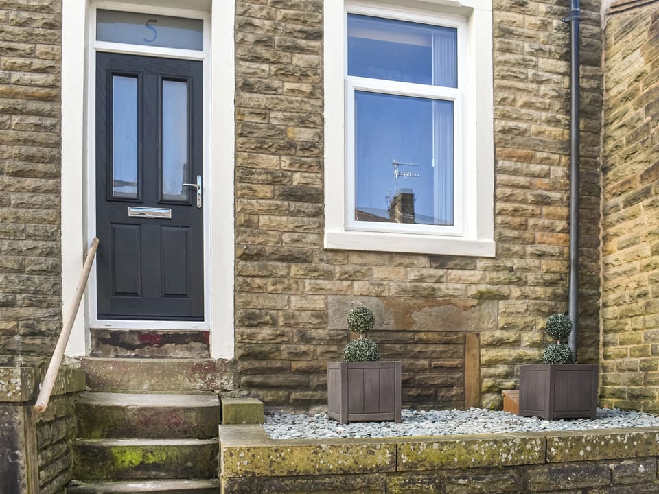 Exterior | Hollingreave House, Burnley