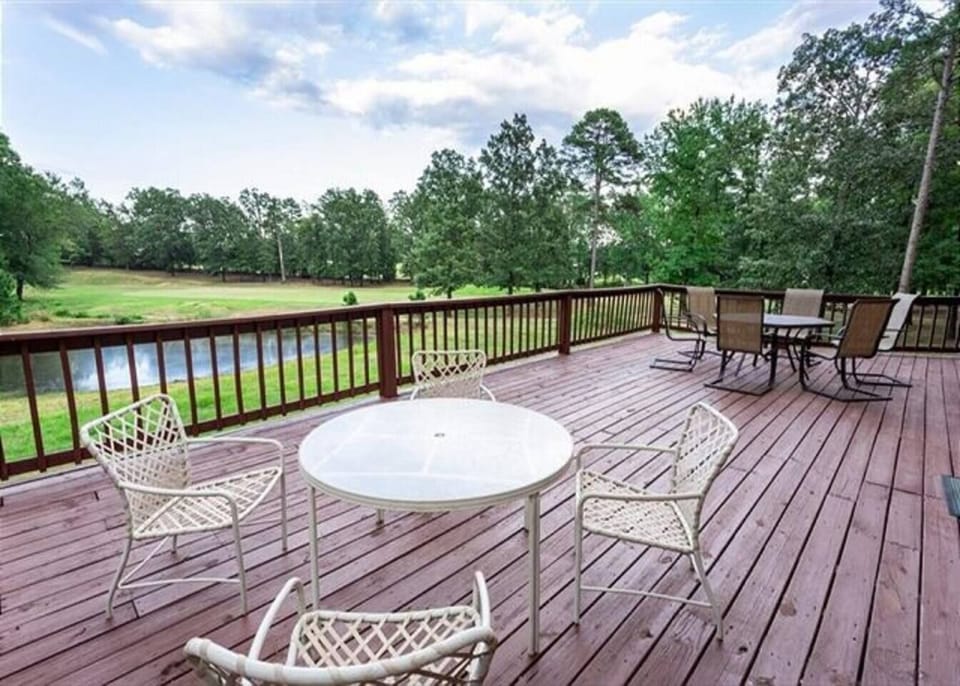 Morning coffee with a view this good? Yes, please!