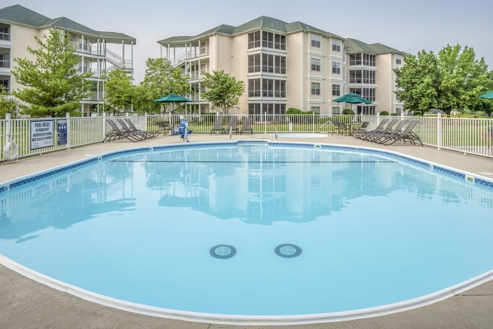 Enjoy sunbathing by the pool
