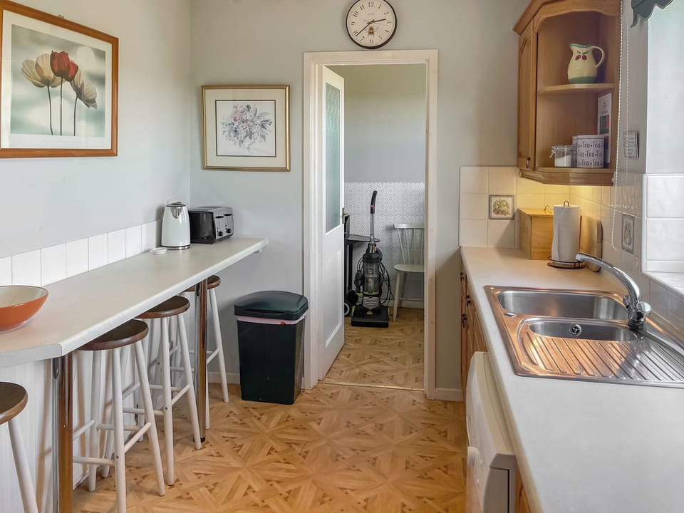Kitchen | Shepherd&rsquo;s Cottage - Elwick Farm Holiday Cottages, Belford