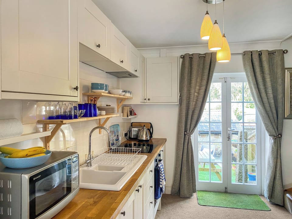 Kitchen | Issys Cottage, Helston