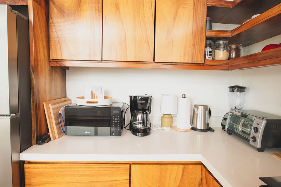 Kitchen amenities