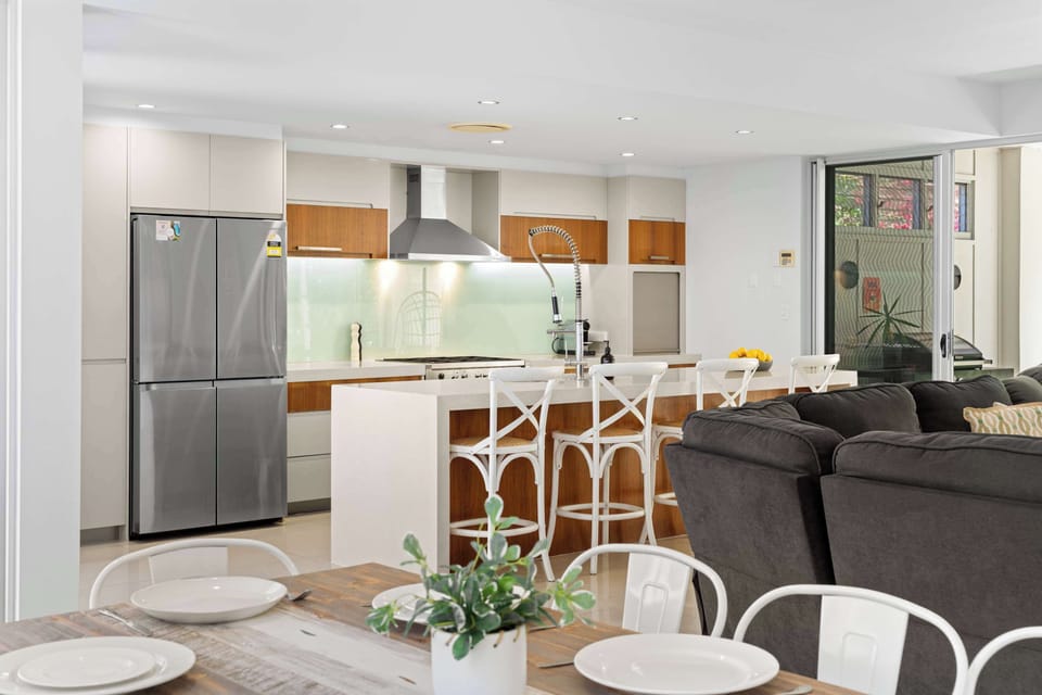 6 burners, full-size fridge, endless possibilities.