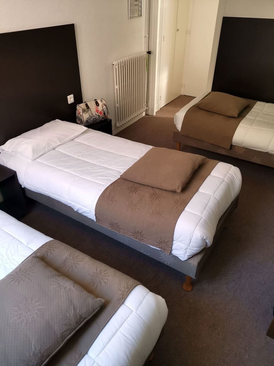 1 Double bed and 2 Twin beds