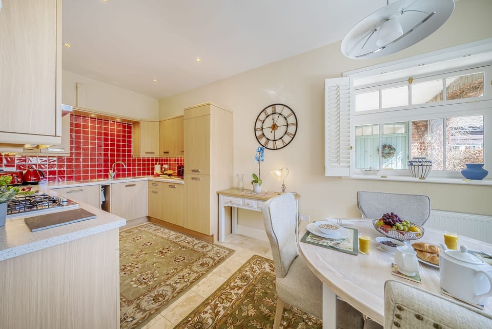 The Granary, Thornford, Sherborne: The dining kitchen