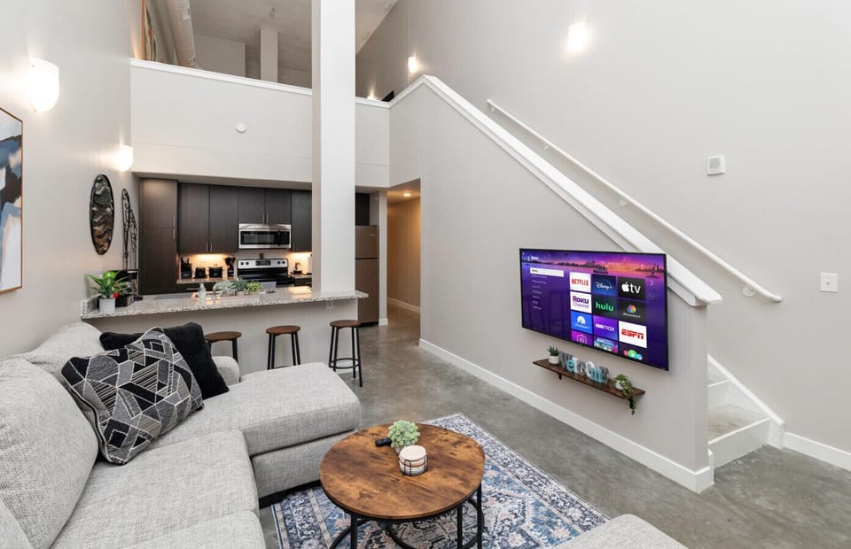 Living area & kitchen