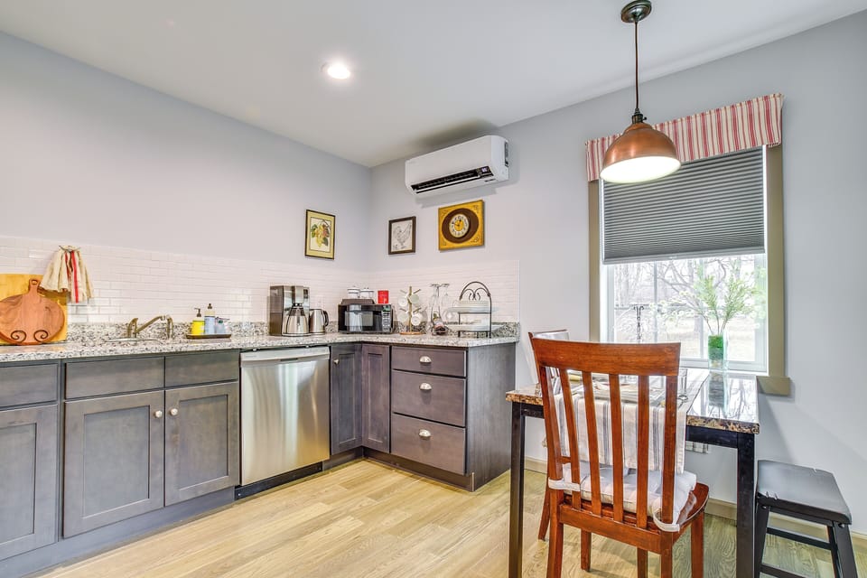 Kitchen | Stove/Oven | Refrigerator | Toaster | 1st Floor