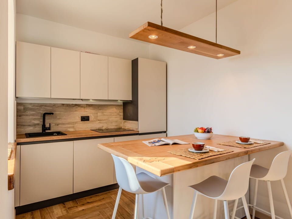 Sky, Blue, Daytime, Horizon, Coast, Tropics, Resort Town