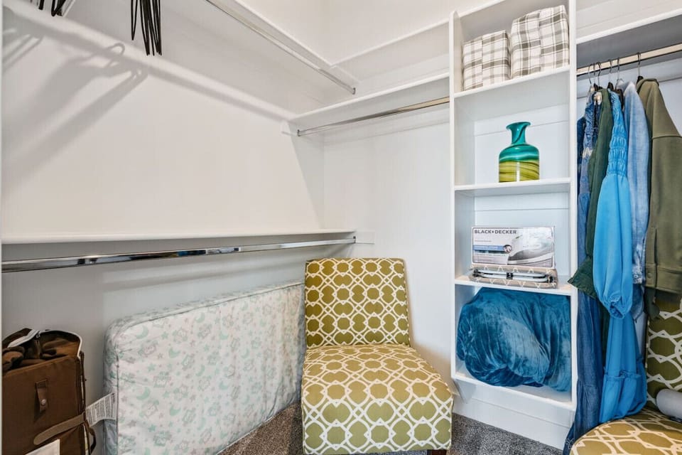 Closet in Bedroom 1