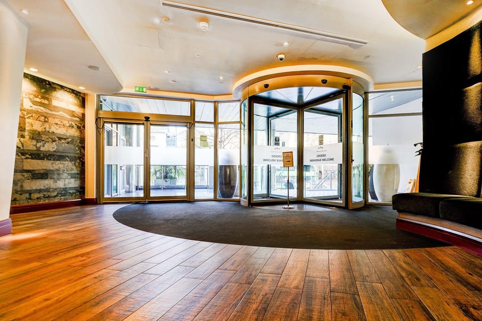 Entrance / Reception