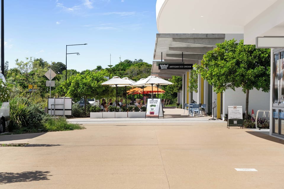 
The nearby Bokarina precinct has plenty of cafes, restaurants and shops to enjoy.