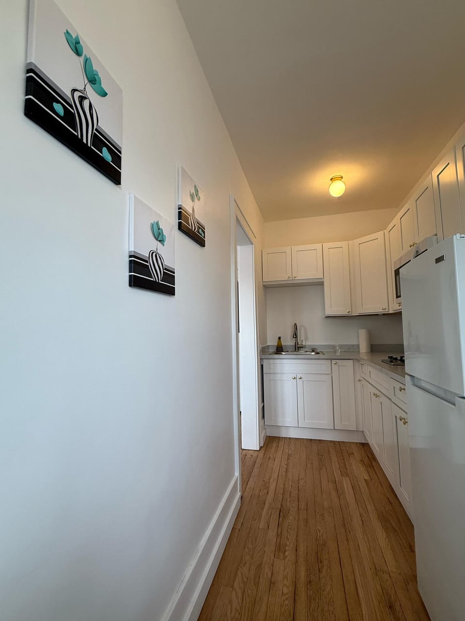 Cook comfortably with our complete kitchen setup