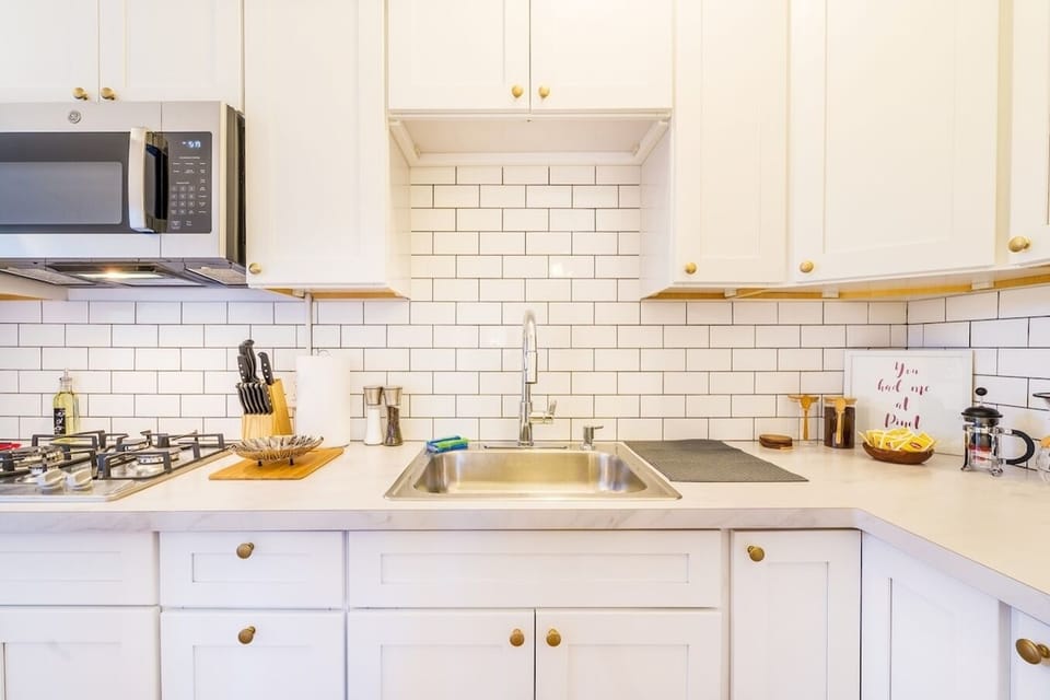 Indulge in this beautifully designed kitchen to make the most of your culinary desires.