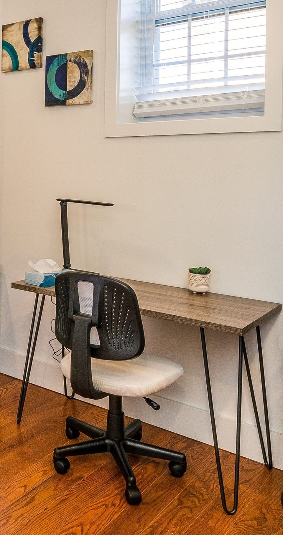 Workdesk area for the professional traveller