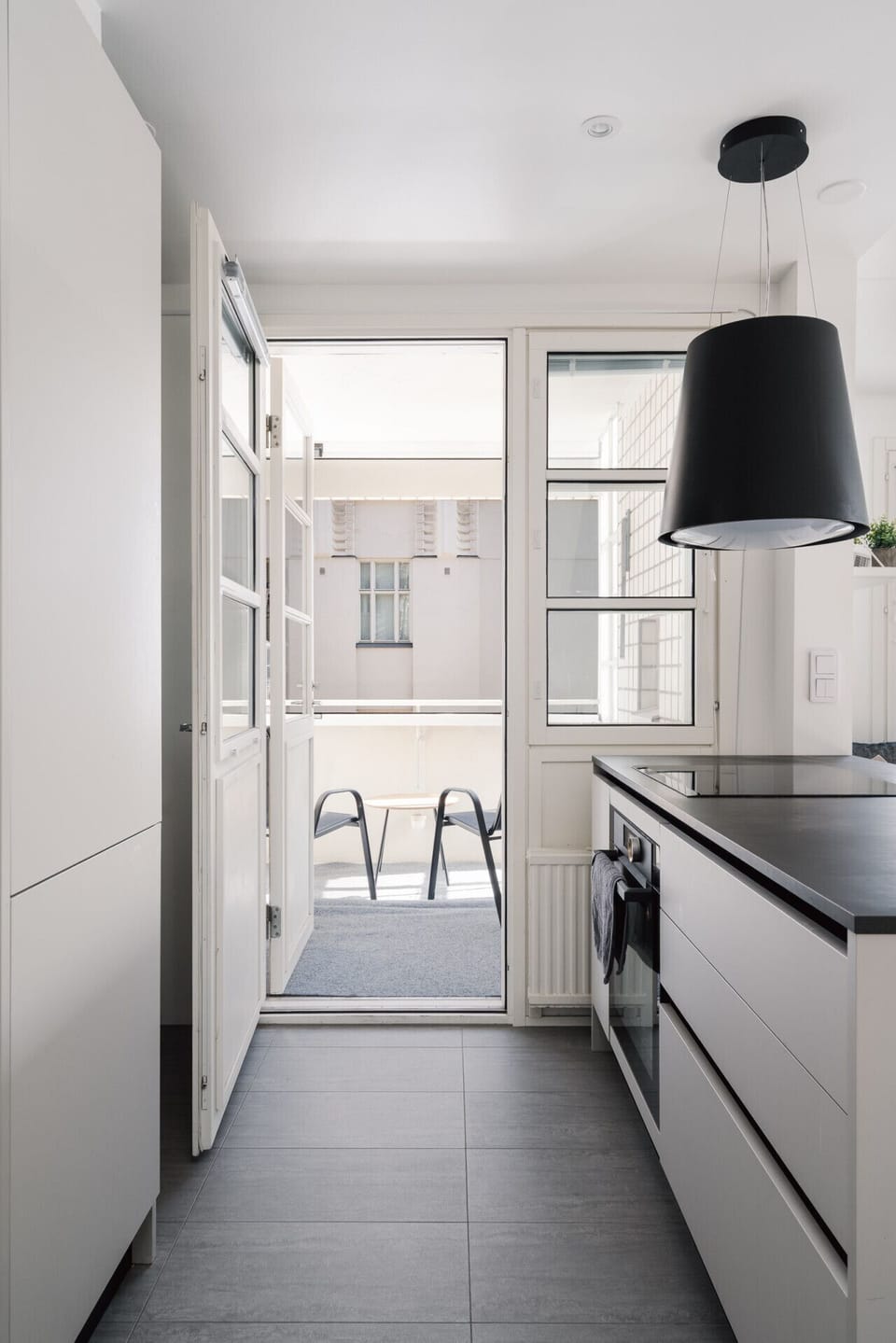 The kitchen is fully equipped, where you will find all the necessary utensils for cooking.
