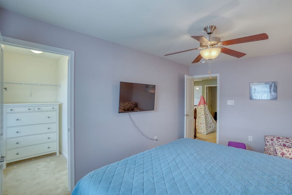 Bedroom 3 - Top Floor - King Bed w/ large walk-in closet